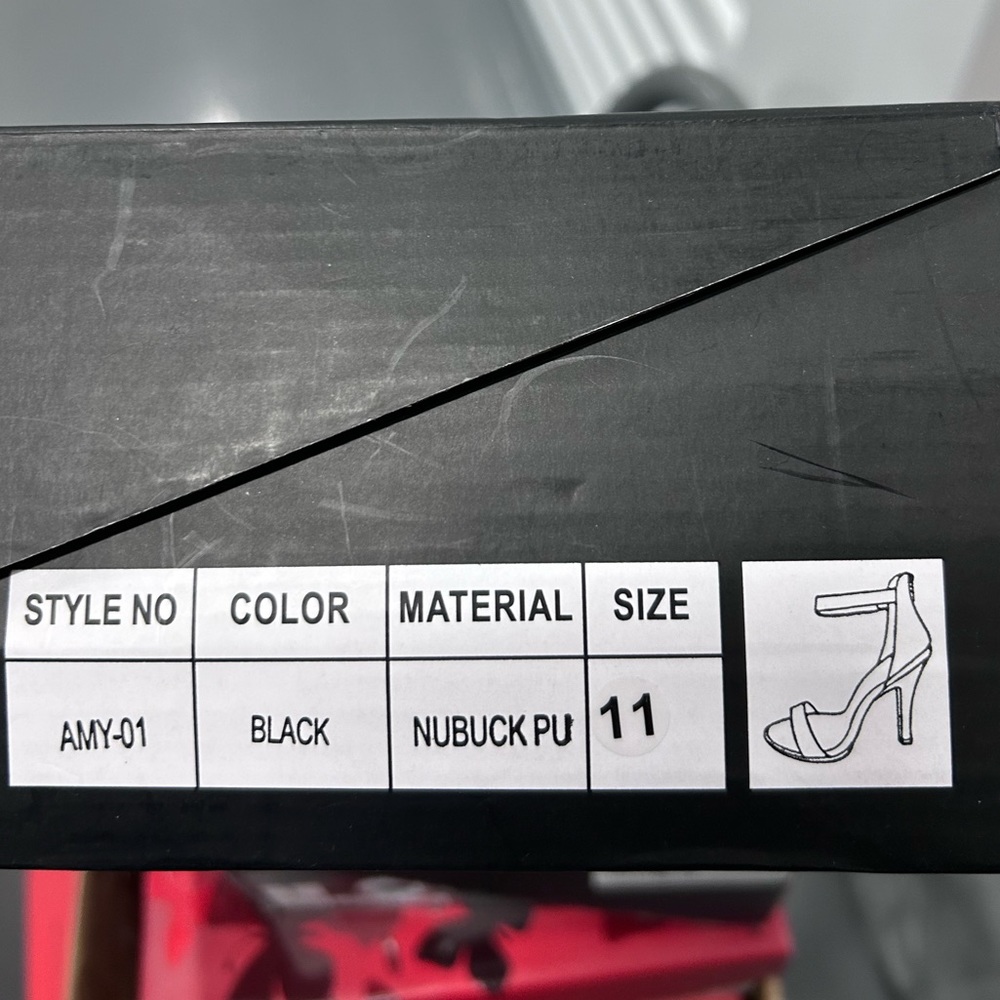 Black heel never worn